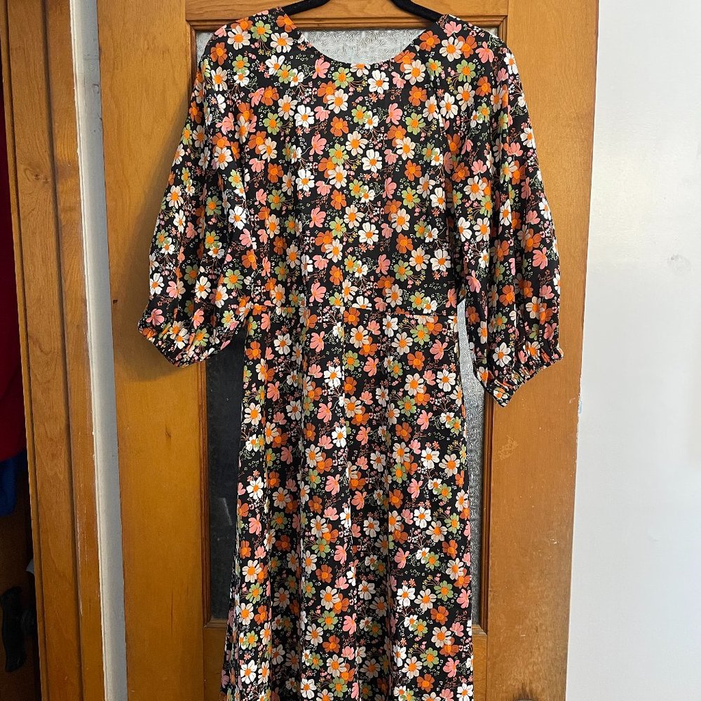 Traffic People Bow Dow Midi Dress in Black Floral | NWT| Size L
